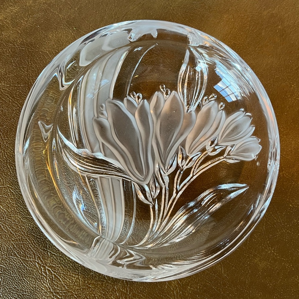 Mikasa Parisian Iris Round Glass Decorative Dish